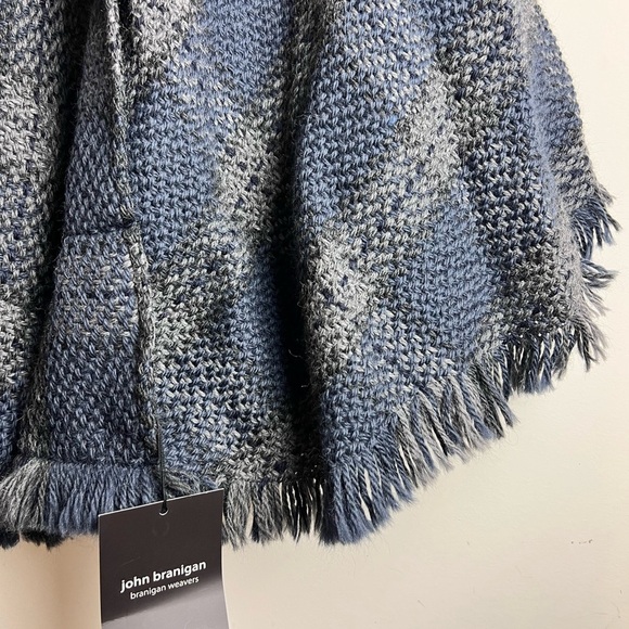 John Branigan Wrap Shawl Poncho Womens W/Pockets Navy Irish Wool One Size Cozy - Picture 4 of 5